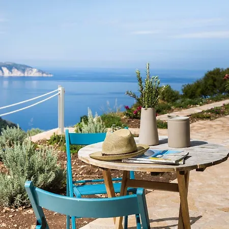 Myrtos Bay Anomeriá